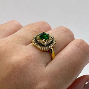 Vintage Old style Gold Ring with Green & White stones